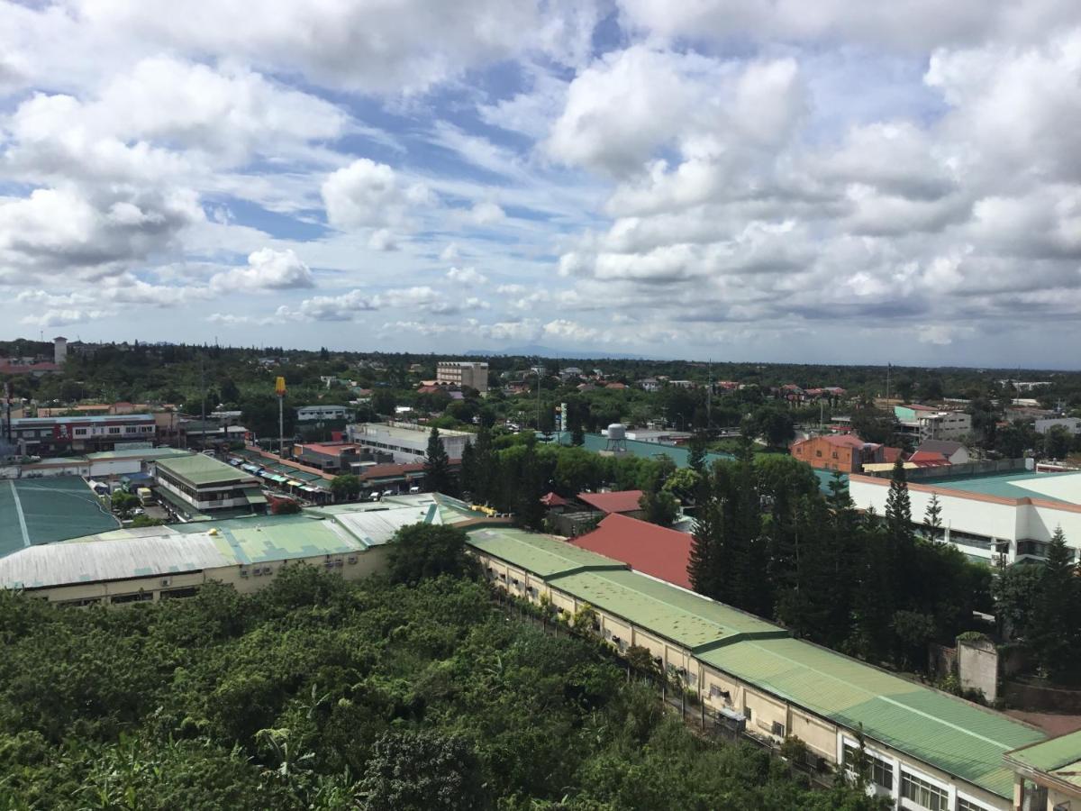Condo With Free Swimming Pool & Viewing Deck Tagaytay City Zewnętrze zdjęcie